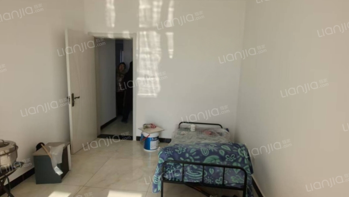 采光好，视野好，田野风光尽收眼底，业主自助标准精装-卧室A