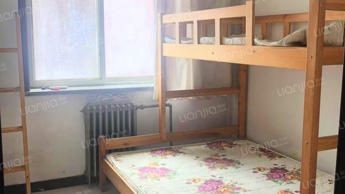 此房满五唯一，带地下室，距离双语1公里-卧室A