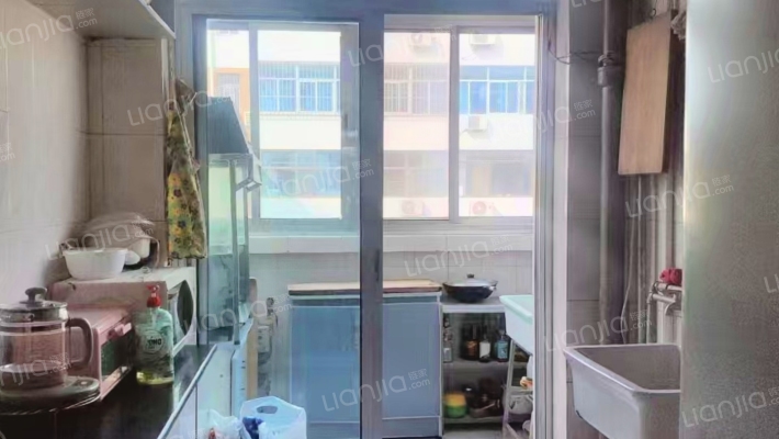 东兴南街大平层户型好    价格可以谈-厨房