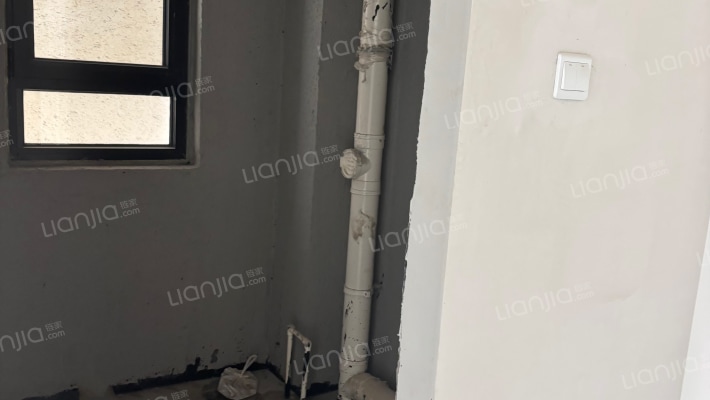 高速发展地带精品三居室诚意出售-卫生间A