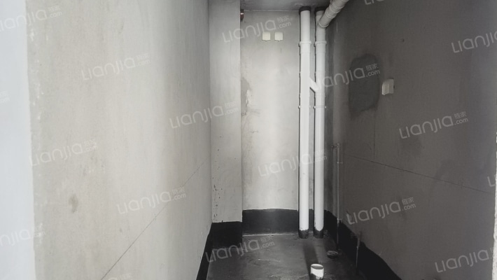 可商贷款，可公积金贷款。正规朝南两居室，-卫生间