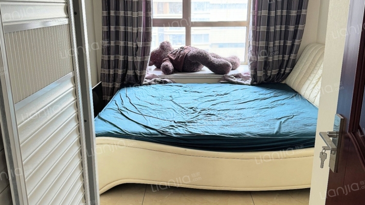 御景园南北通透大三居，三室两厅两卫-多功能间