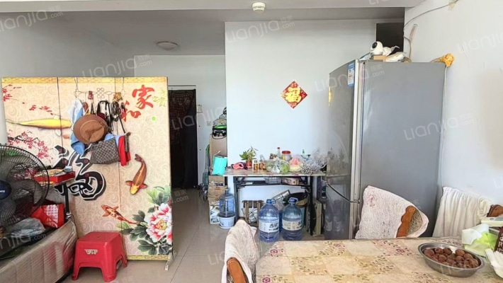 双语校区   开发区位置   交通购物都很方便-餐厅