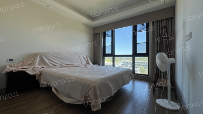 绿城蓝湾小镇·紫荆苑二手房实景图