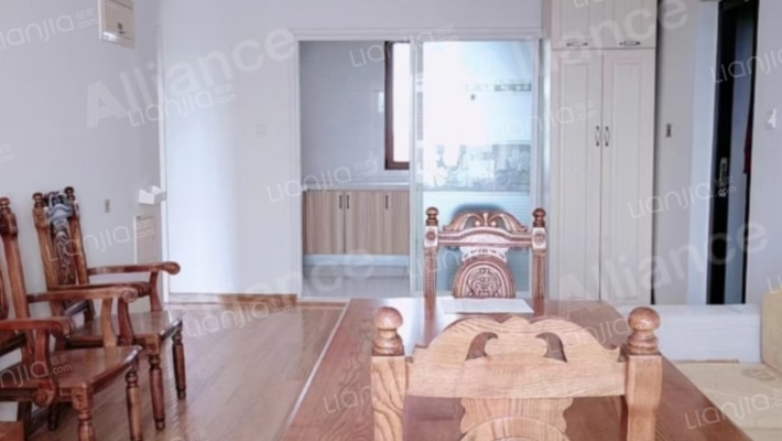 高铁新干线 2室2厅 南-餐厅