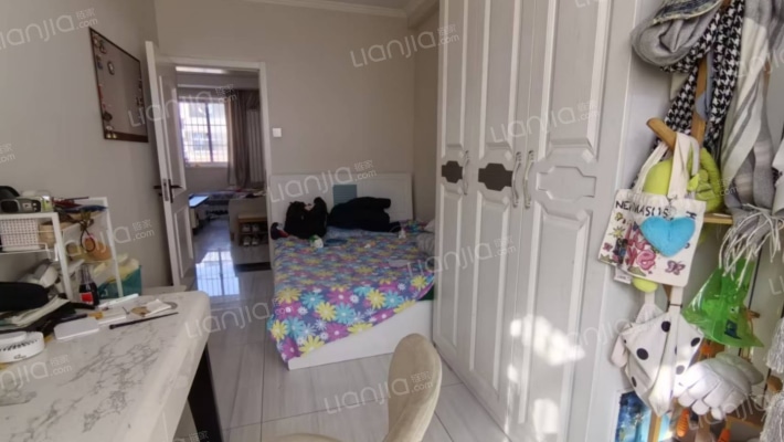 世纪嘉园 中间楼层 精装修 采光好无遮挡-卧室A