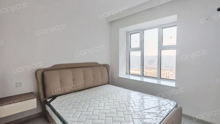 三利中和城B区精装修全阳两居室   诚意出售-卧室A