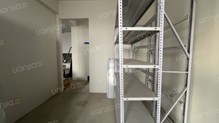 房子一梯两户，集中供暖好楼层，人车分流-卧室A