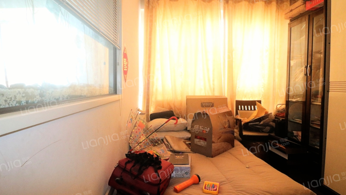 恒星城东区  交通便利 小区环境干净舒适 适合居住-卧室D