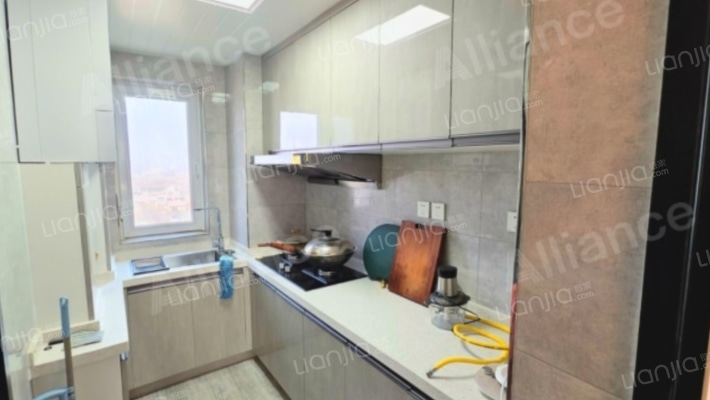 格局好，楼层好，精装修 高夫球场里的高层 环境好-厨房