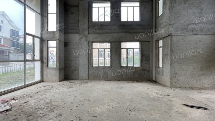 名都畔山华庭二手房实景图