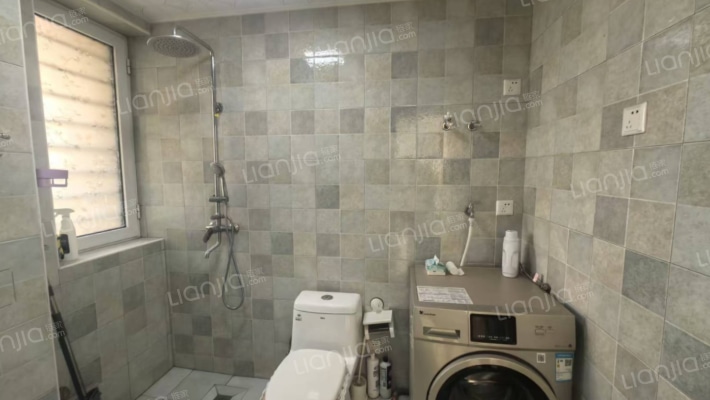 三利中和城一期南北通透三居，位置好离北京近的小区。-卫生间