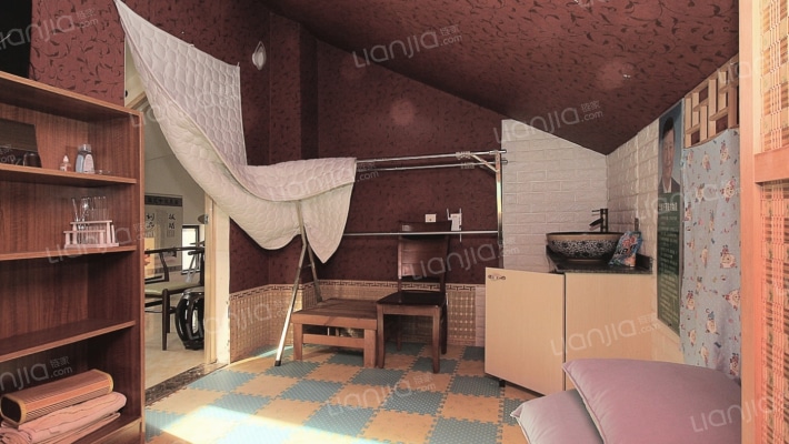 此房满五唯一 南北通透 带汗蒸房 全天采光-卧室C