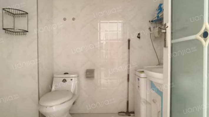 金阳瑞景 2室1厅 南 北-卫生间