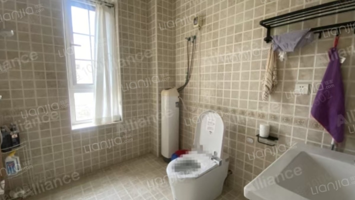 丹佛尔湾独栋别墅，带大院子，南入户，房本满五-卫生间A