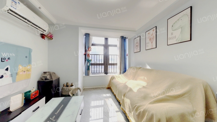 华宇时代星空二手房实景图