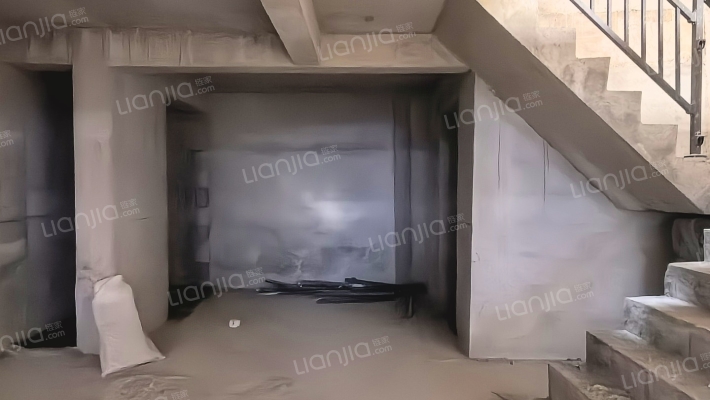 花田路 集中供暖，洋房下叠带小院-客厅C