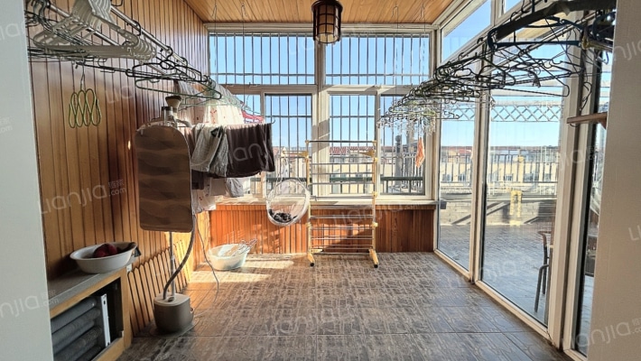 物探局家属院   精装5居室  集中供暖-阳光房