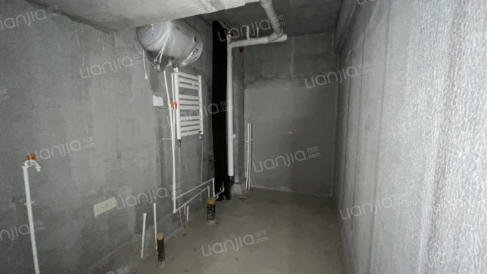 鸿坤理想尔湾别墅，下叠带院子，房本在手，业主急售-卫生间A