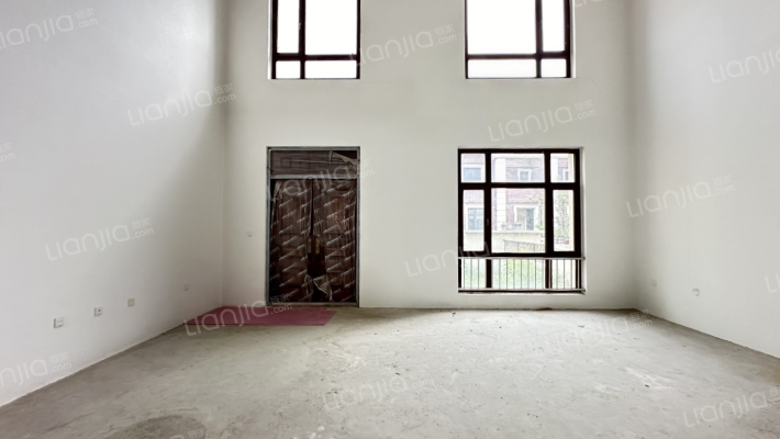 保利水韵长滩五期和墅二手房实景图