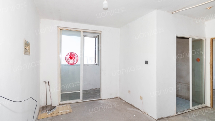 水映华庭东区二手房实景图