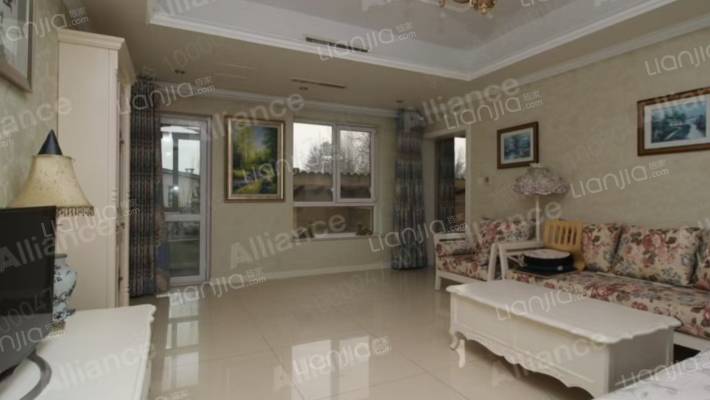 此房带装修，带660平米大院子，交通便利，小区环境好-卧室C