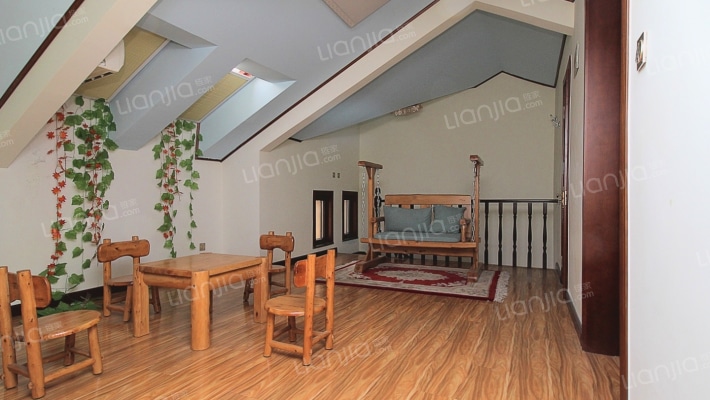 鸿坤理想湾洋房跃层 南北通透四居室 看房方便 精装修-客厅B