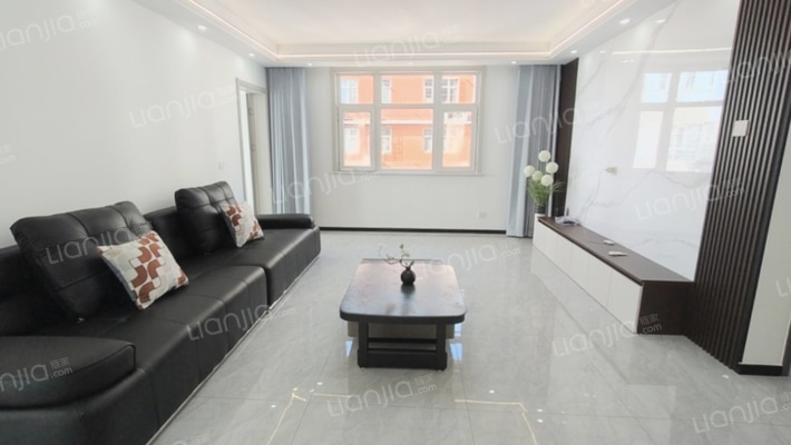 朝阳路 政法街 三居室 业主诚意出售-客厅