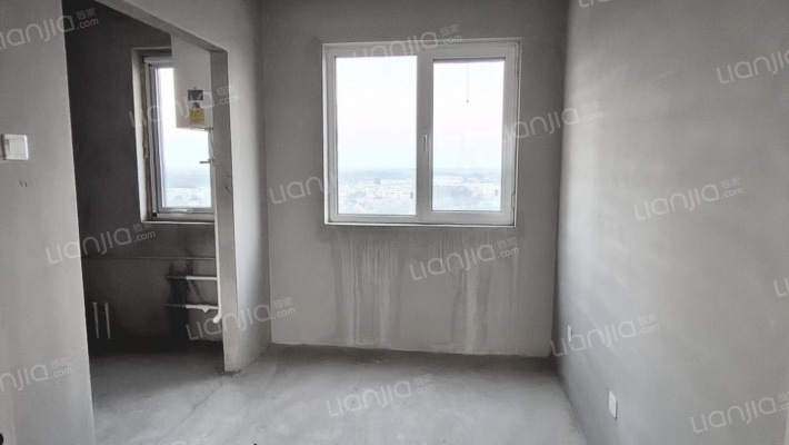 急售三利B区南北通透两居，毛坯，价格美丽。-餐厅