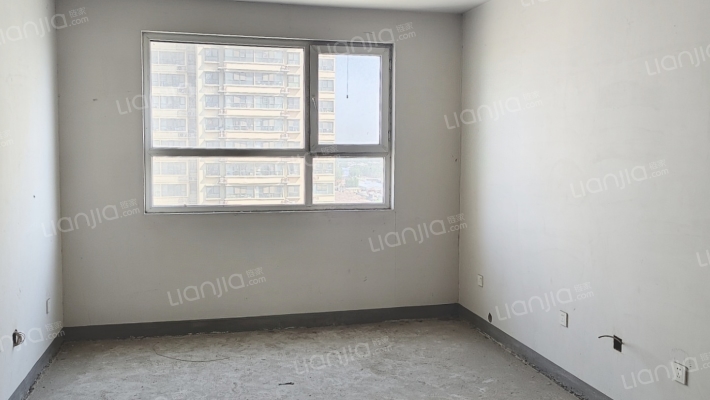 水岸花城，好房源，环境好，交通便利。-客厅