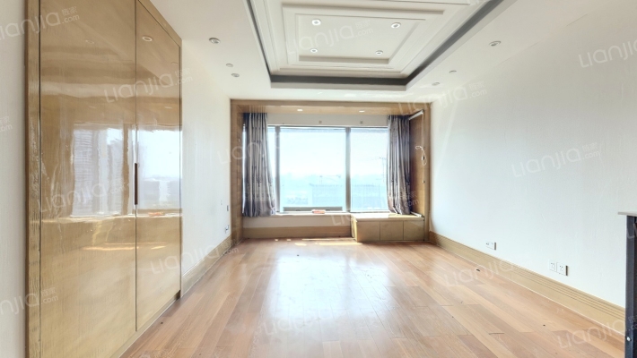 白云绿地中心二手房实景图