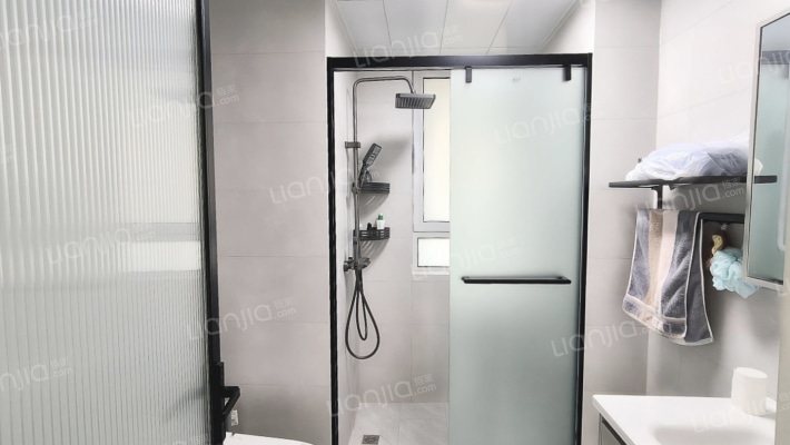 急售铂悦山精装三居，全屋智能家电，价格美丽。-卫生间