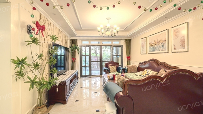 艺锦湾四期二手房实景图