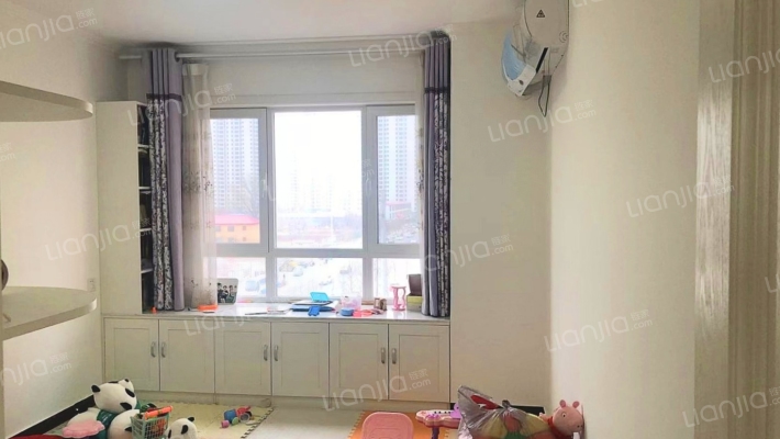 出售香邑溪谷玫瑰园南北通透三居  精装修-卧室A