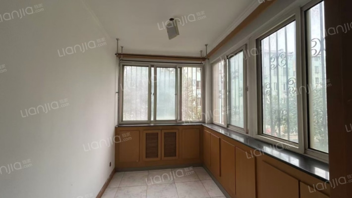 新安小区 3室2厅 南 北-阳台