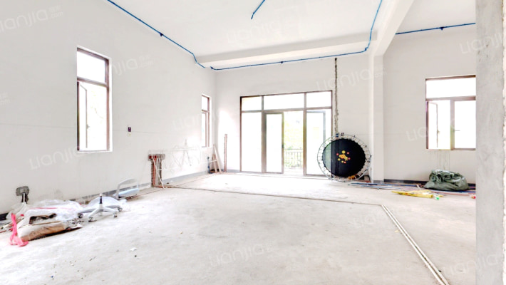 远洋城鎏金山别墅二手房实景图