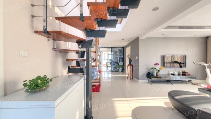 凤凰莱茵苑二手房实景图