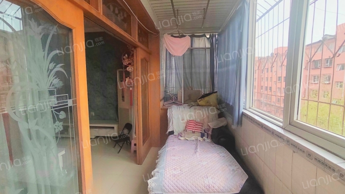 范阳路二康旁 中间楼层 南北双阳台 客厅卧室大 公摊小-阳台A