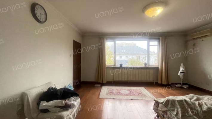 双拼别墅，精装修，园区环境优美-卧室A