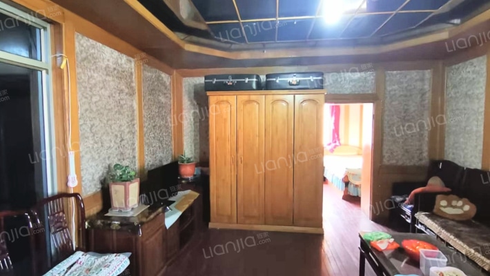 市直小区 三层 南北三居 市医院北侧-客厅