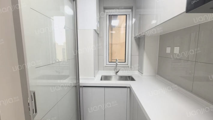 三利中和城精装两居室采光好位置好，价格可议看房方便-厨房