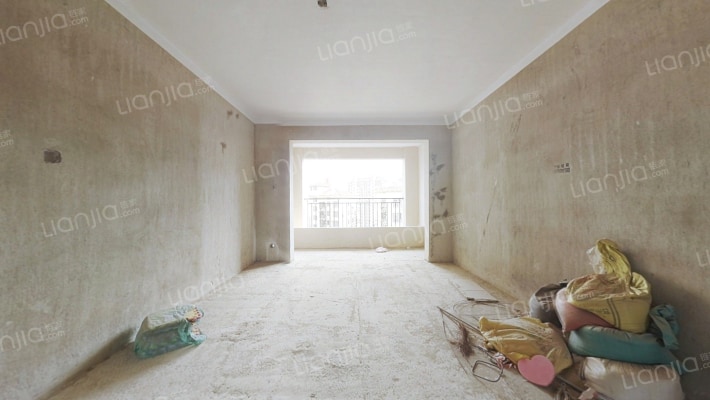 伴山蝶墅二手房实景图