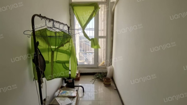 弘德缘 精装修两居室 中间好楼层 采光好无遮挡-阳台