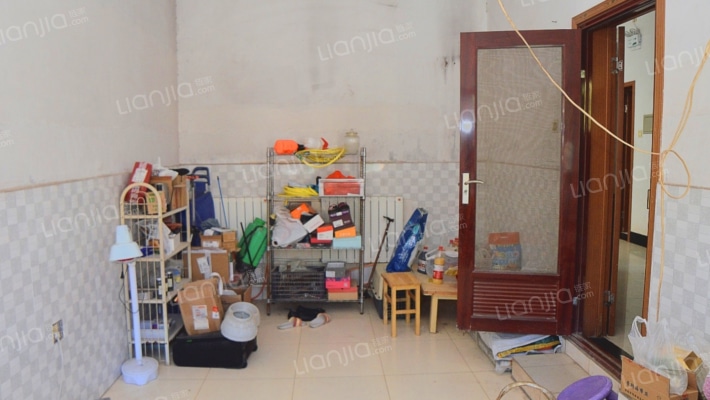 独栋别墅 带装修，看房方便，北二环-储物间