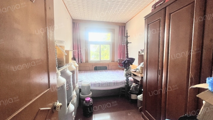 华阳中路  三居室  拎包入住校园房-卧室B