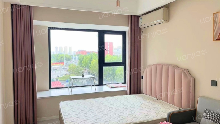 龙湖龙誉中心二手房实景图