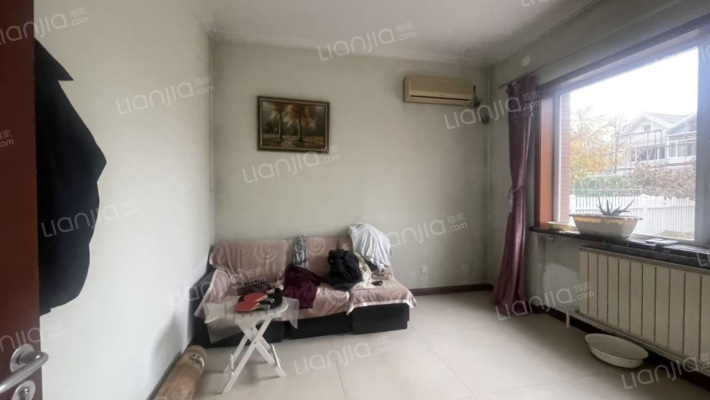 双拼别墅，精装修，园区环境优美-卧室D