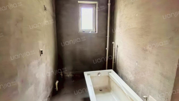 东京都高尔夫 独栋别墅 临水系 大院子 客厅带挑空-卫生间C