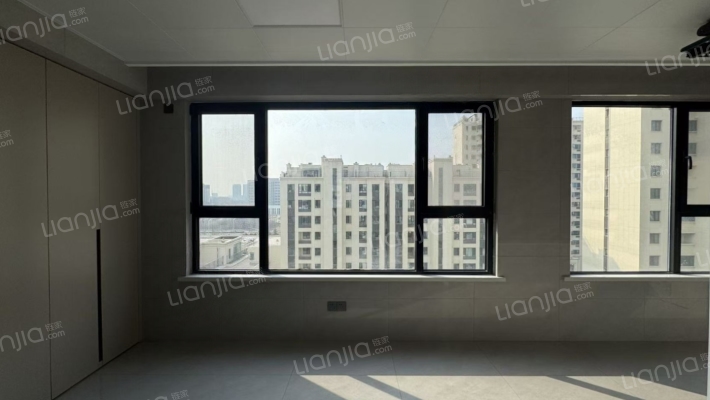 全明格局 户型方正 一梯两户 集中供暖 采光无遮挡-阳台