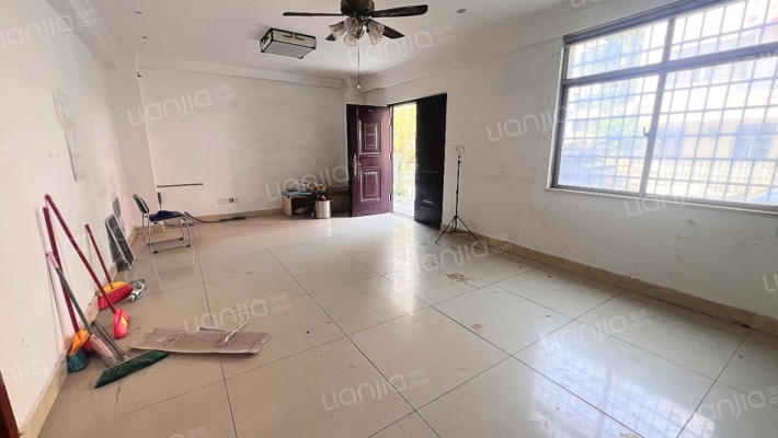 大龙别墅B区二手房实景图